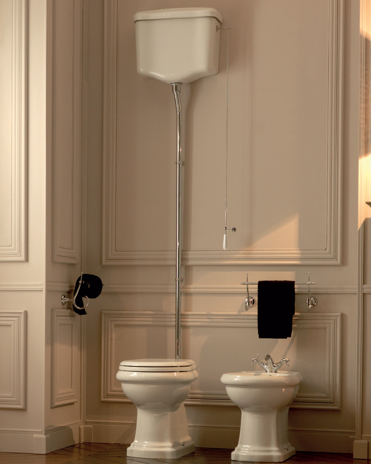 Retro High Level Cistern Toilet WC Glossy White 02