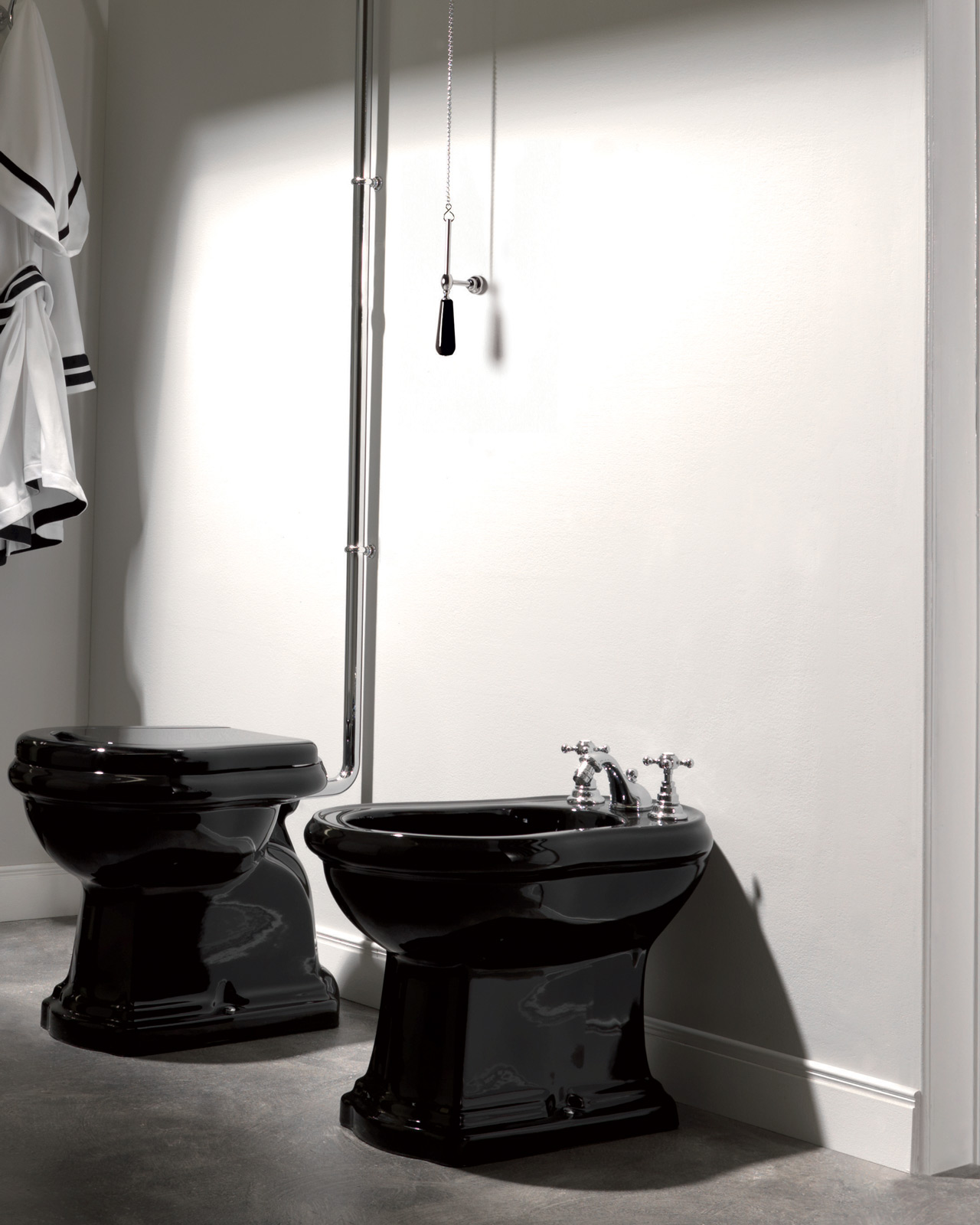 Retro In Wall Toilet Bidet Glossy Black 01