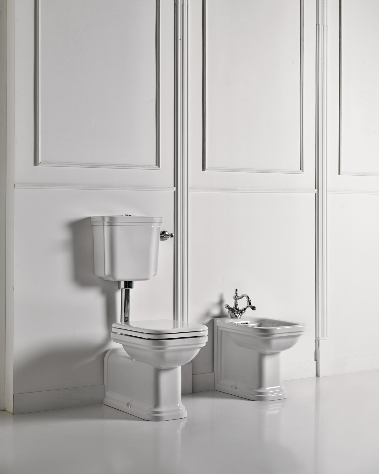 Waldorf Traditional Low Level Cistern Toilet Bidet WC Glossy White 01