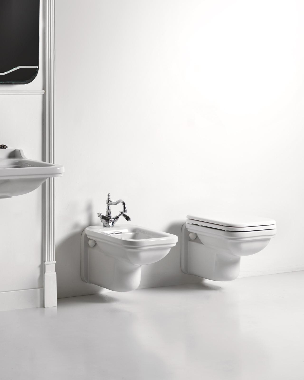Waldorf Traditional Wall Hung Toilet Bidet Glossy White 01