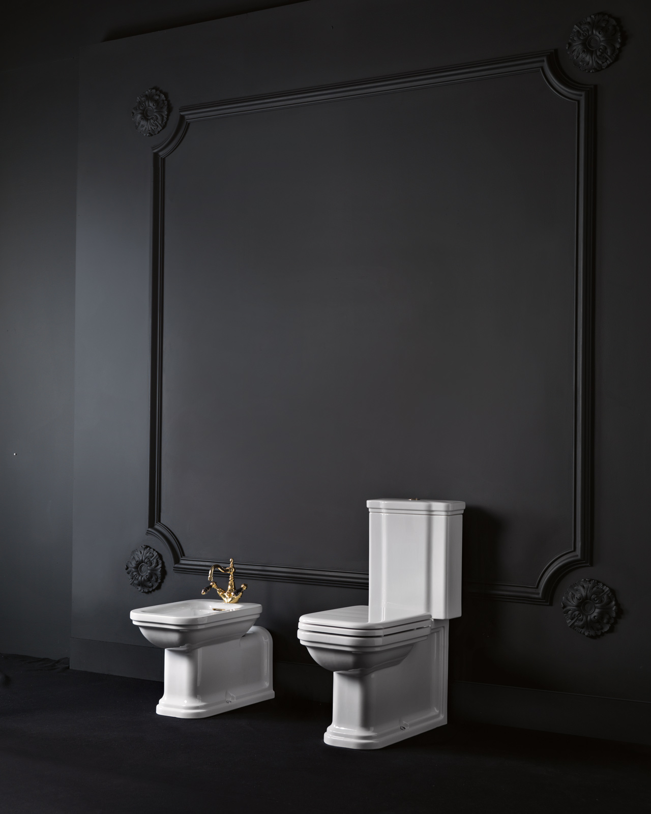 Waldorf WC Traditional Close Coupled Toilet Bidet Glossy White 01
