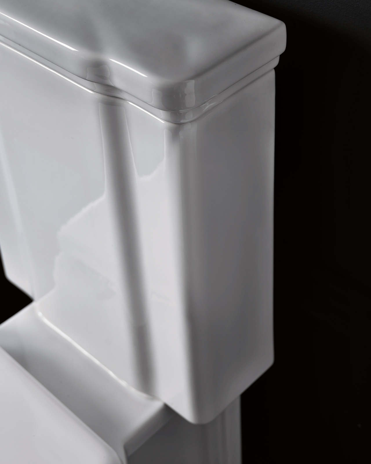 Waldorf WC Traditional Close Coupled Toilet Bidet Glossy White 03